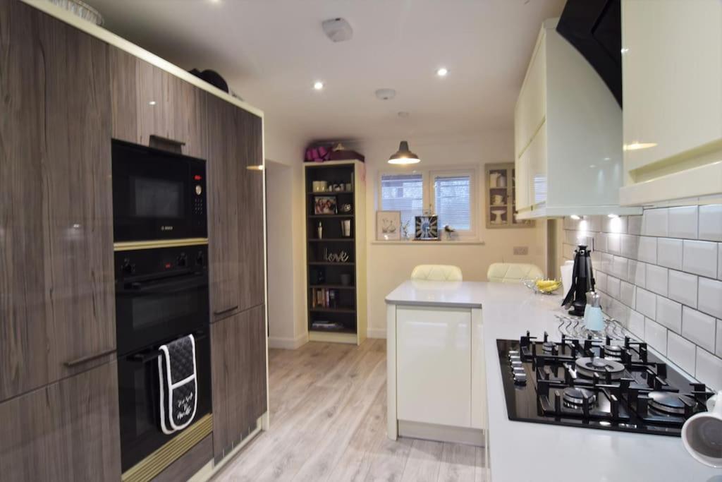 Mikes At Menai - Stylish & Spacious 3 Bed House In Menai Bridge. Exterior foto